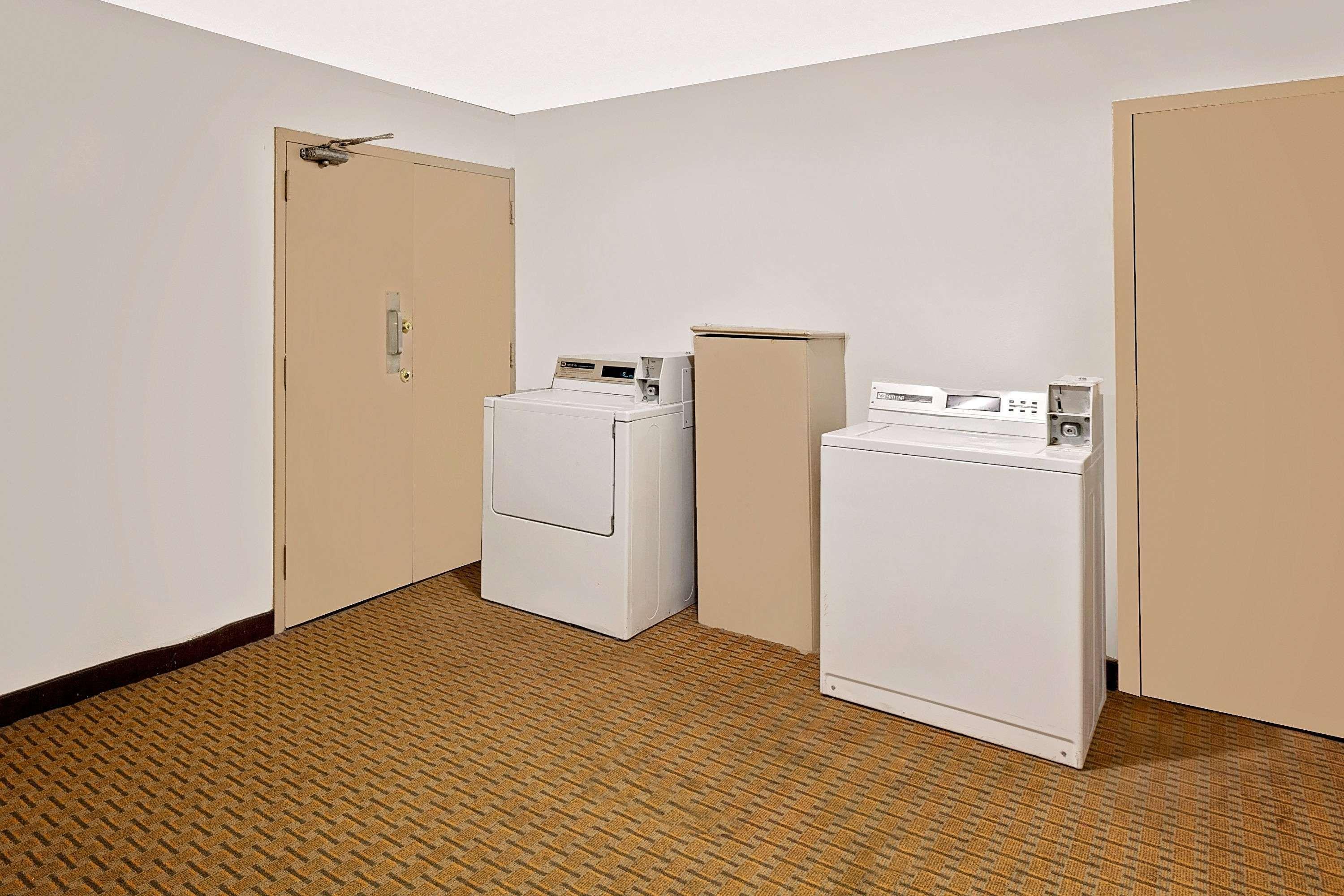 Hotel Super 8 By Wyndham Plainview Esterno foto